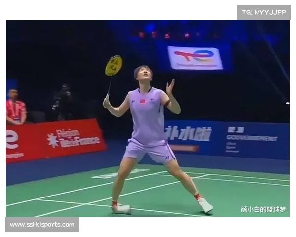 陈雨菲累瘫座椅瞬间：鏖战后的空白与平静