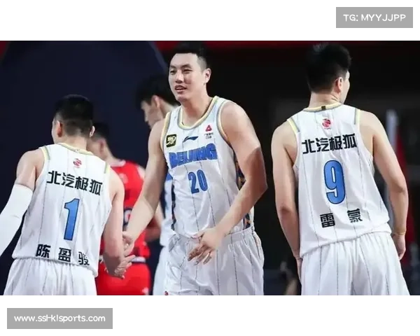 老将翟晓川防守经验传承，北京更衣室领导力凸显